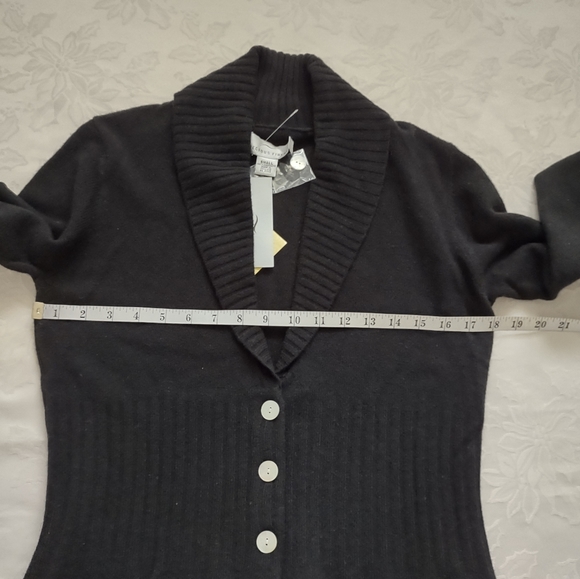 New 🎀 100% cashmere shawl collar cardigan pearlescent buttons - Picture 6 of 11